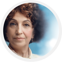 Ayşe Lebriz Berkem als Ebru Soykan