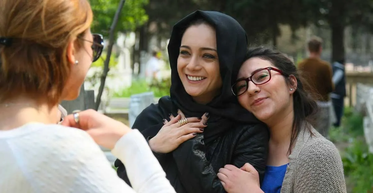 Damla Sönmez - Güllerin Savaşı / Gülru (2014-2015)