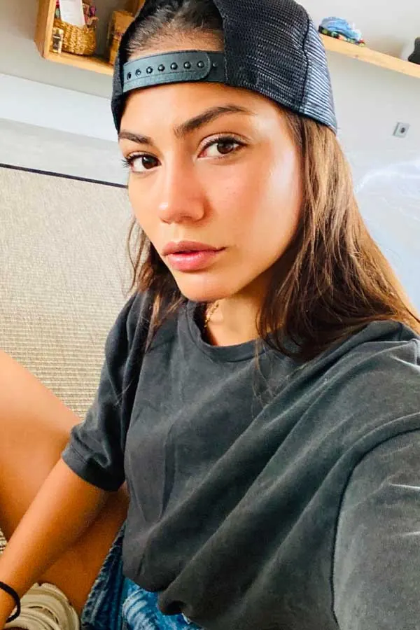 Demet Özdemir Photos