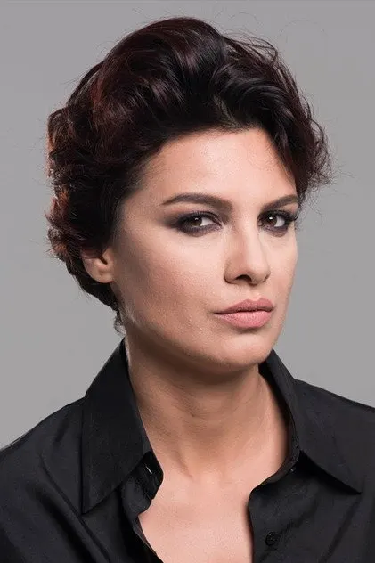 Feride Çetin als Şirin