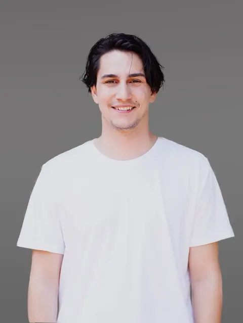 Sina Özer als Kerem