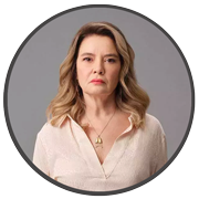 Lale Başar als Perihan Koşaner