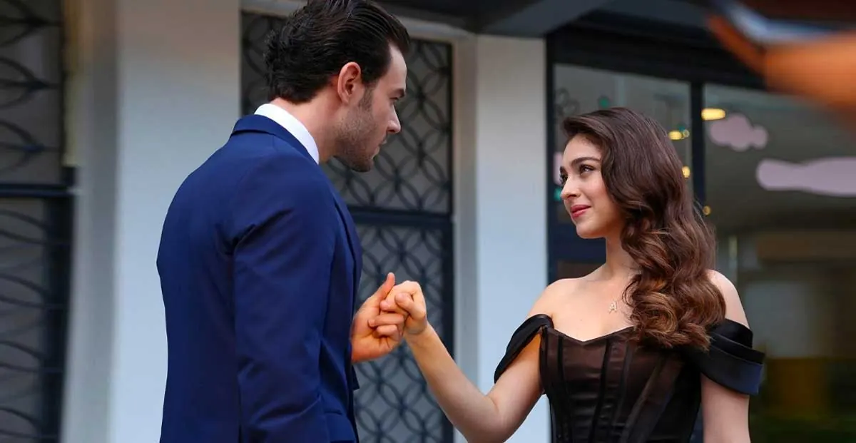 Aytaç Şaşmaz and Cemre Baysel, who shared the leading roles in the Baht Oyunu series, had a love affair after the series ended.