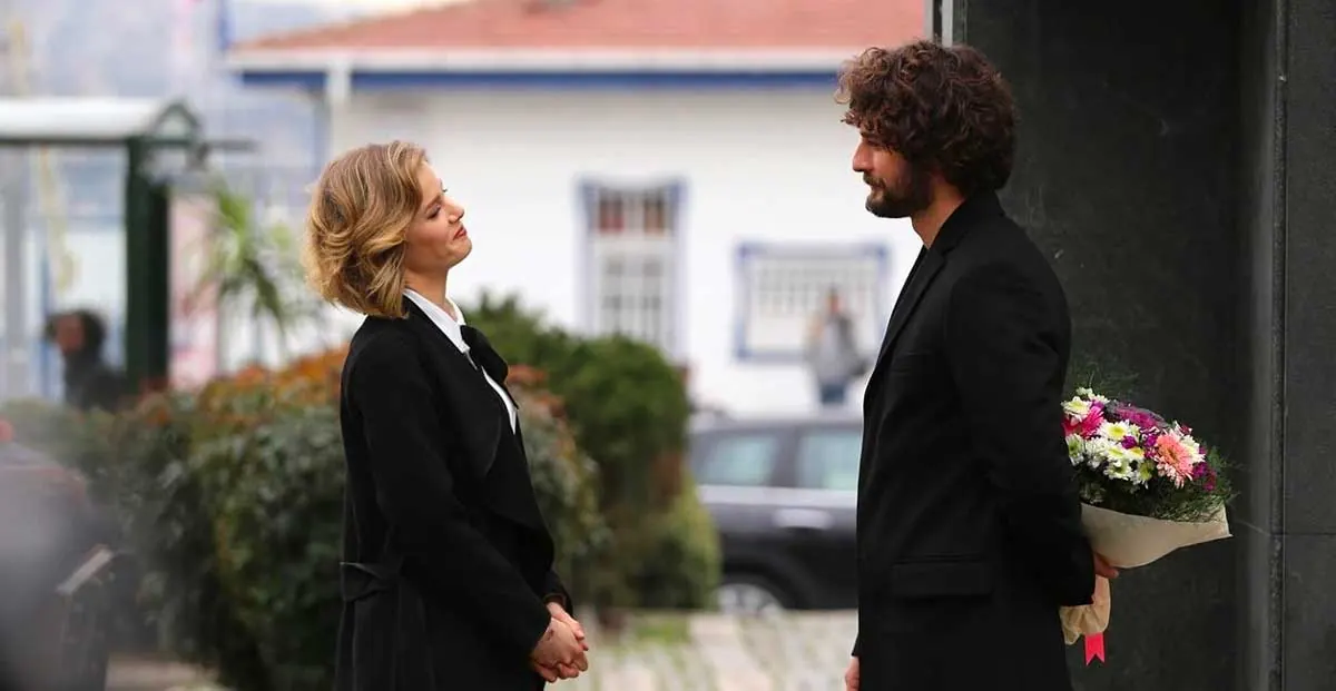 Birkan Sokullu and Burcu Biricik in Hayat Şarkısı (Flames of Desire) - 2016