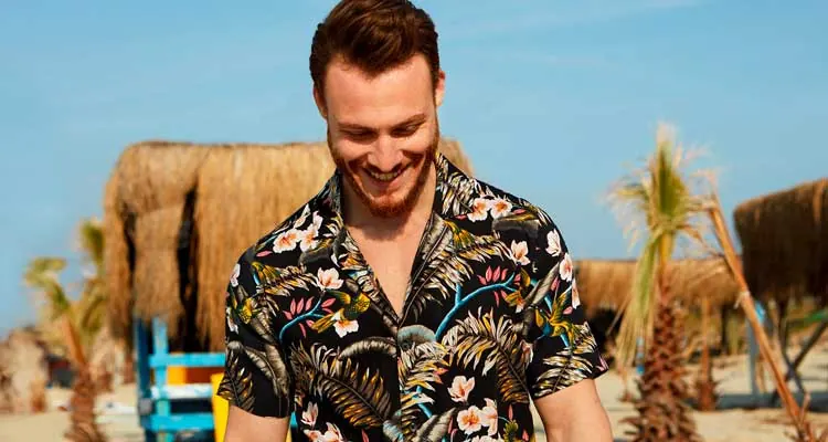 Kerem Bürsin, who has signed successful projects is on the agenda again