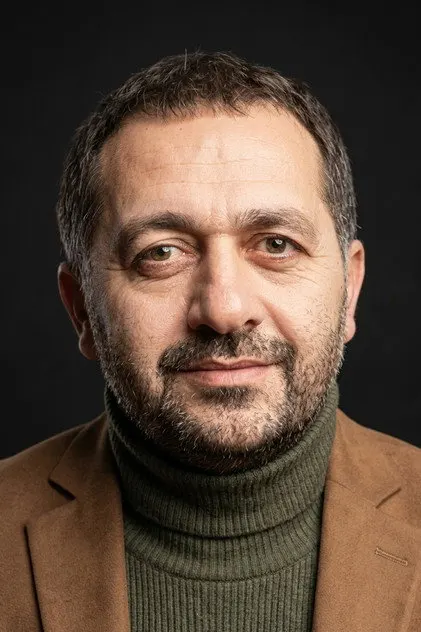 Mehmet Bilge Aslan as Salih