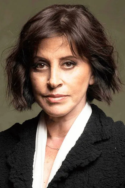 Ülkü Duru as Ayla
