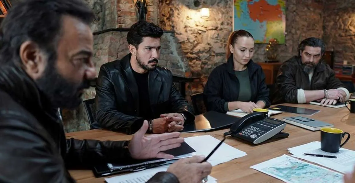 Sipahi series sat on the agenda of social media with its 1st episode!