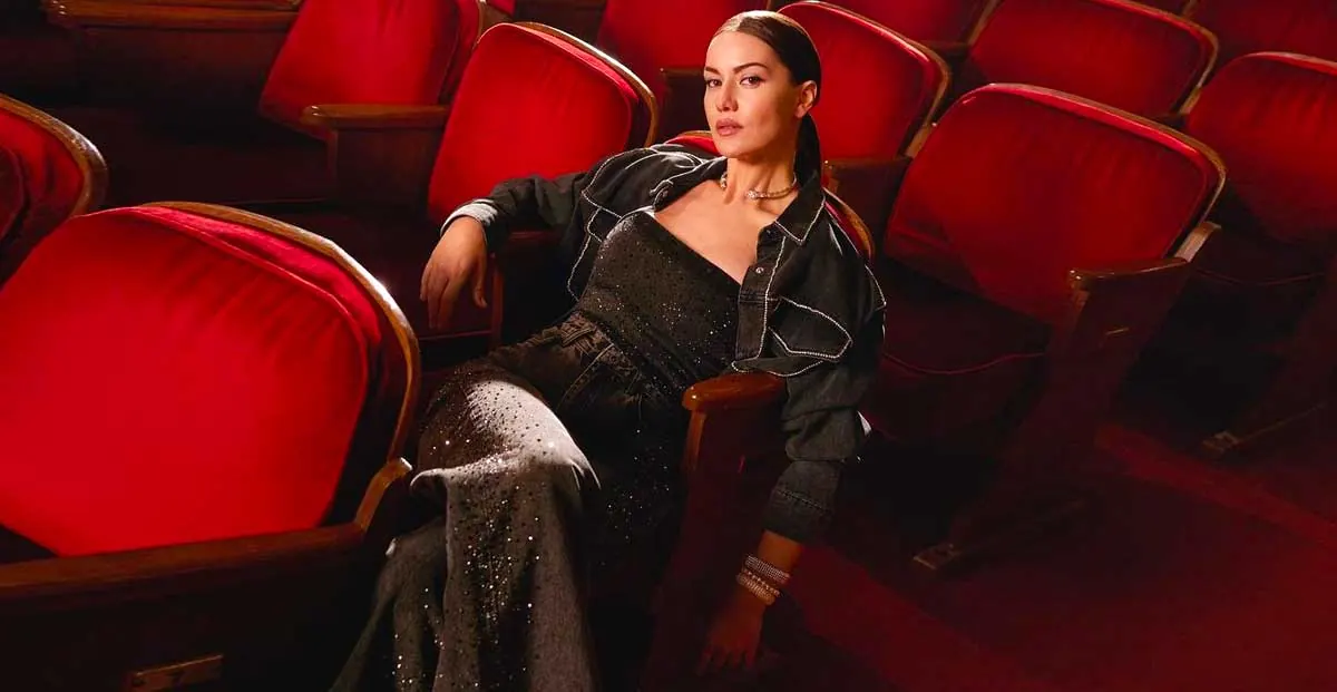 ¡La pareja Fahriye Evcen y Burak Özçivit continúan su feliz vida y carrera profesional!