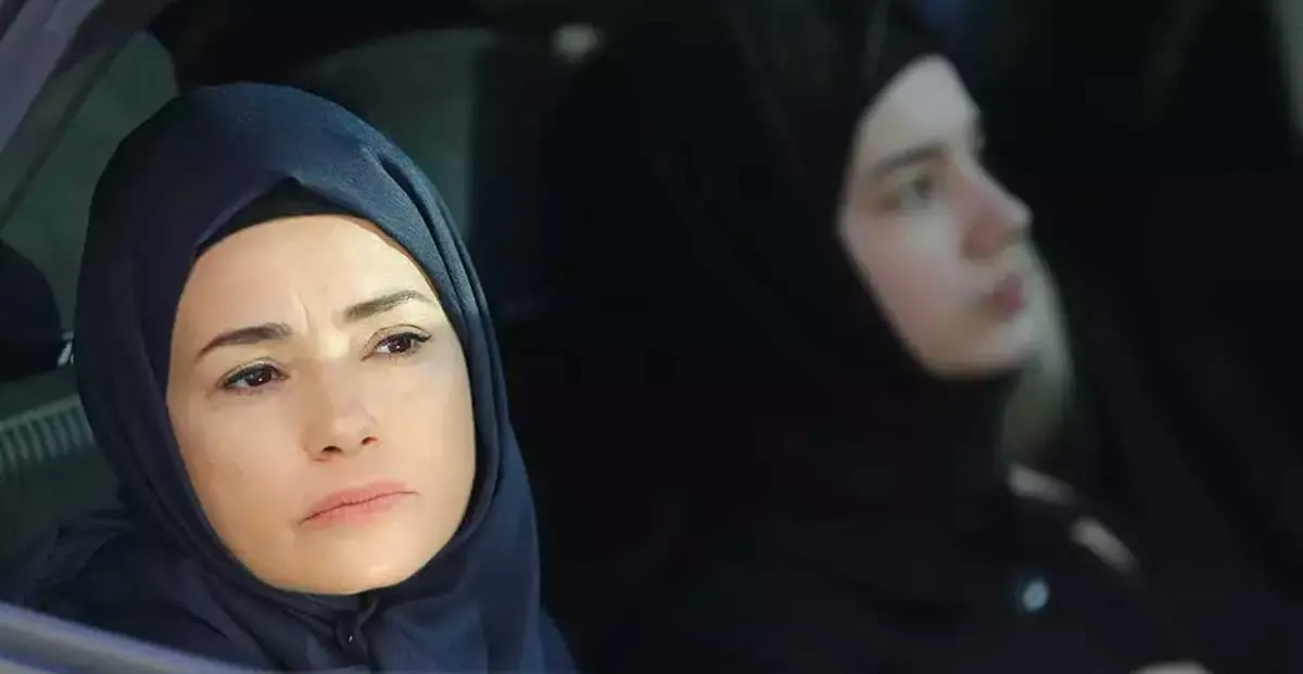 Meryem approves of her daughter's marriage