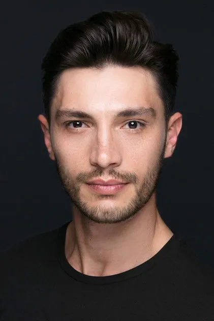 İlhan Şen dans le rôle de Ateş Gülsoy