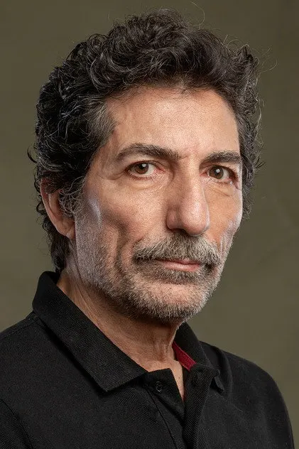 Mustafa Uğurlu dans le rôle de Davut