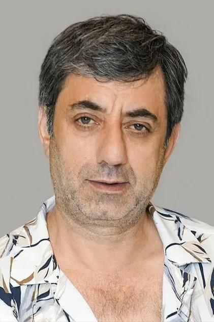 Nazmi Kırık dans le rôle de Yakup