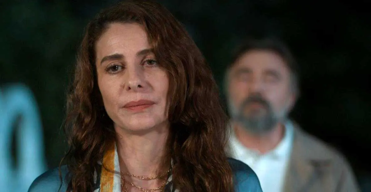 Oktay Kaynarca sera accompagné de noms tels que Ebru Özkan, Pelin Akil, Ali Seçkiner Buyer, Hakan Karahan, Erkan Sever dans la série.