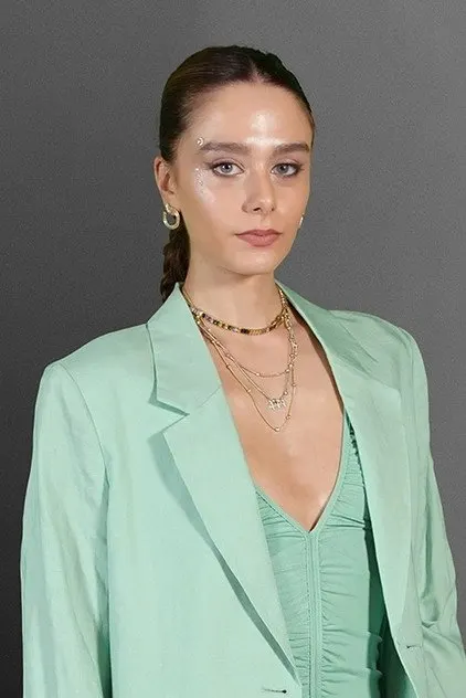 Seray Özkan dans le rôle de Çağla Soysalan