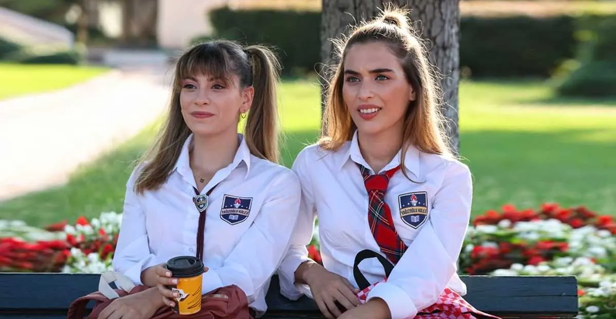 Tozlu Yaka / Hazal Küçük