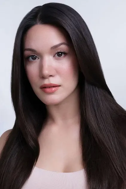 Hazal Subaşı nel ruolo di Figen Kutlu