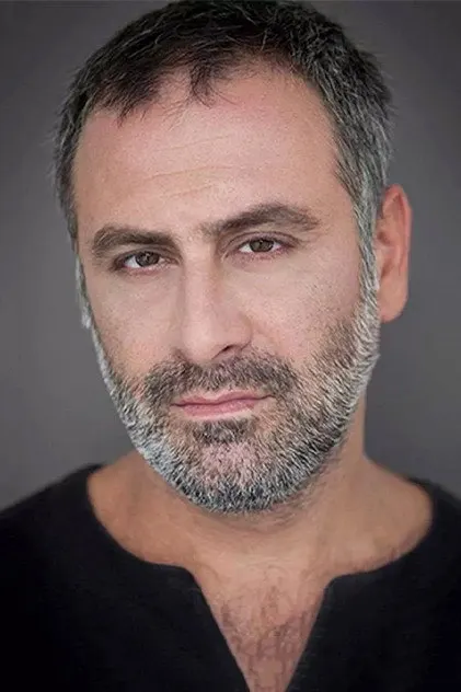 Turgut Tunçalp nel ruolo di Halit Başkan