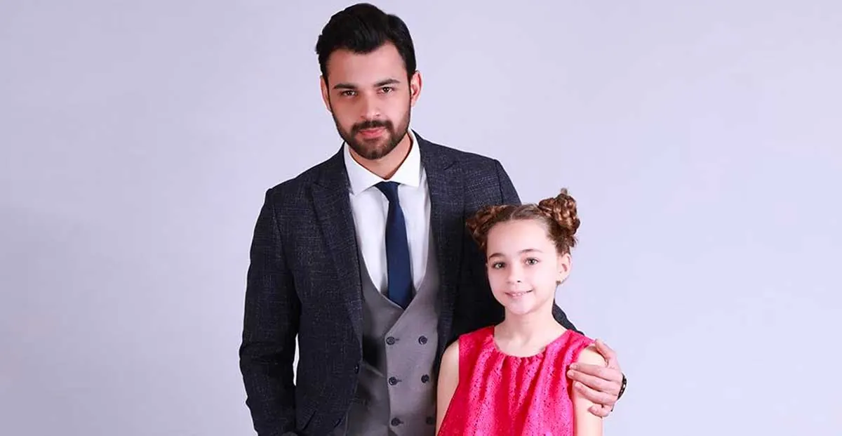 A única coisa que liga Emre à vida é Melek, que ele pensa ser sua filha.
