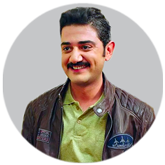 Mehmet Cihan Ercan como Muzaffer (Zebercet)