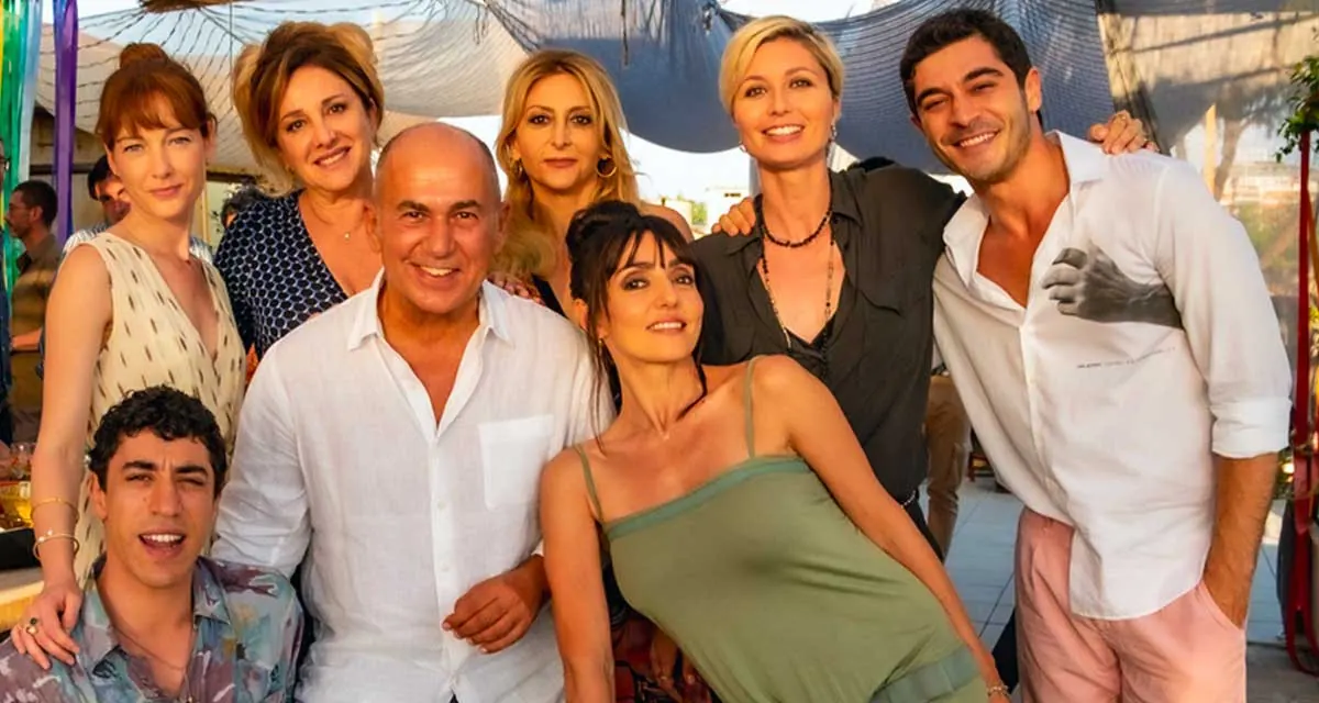 A série Ignorant Angels estrelada por Burak Deniz se reuniu com o público no Disney Plus