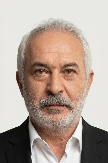 Ali Sürmeli în rolul Orhan Koşaner