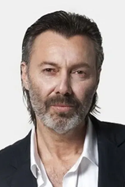 Hakan Karahan în rolul Lakmu