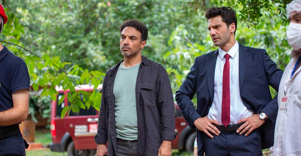 Bitterer Tag des Pars-Staatsanwalts in der Yargı-Serie! 1 – Yargı Der Kommissar von Eren und der Staatsanwalt von Ilgaz untersuchen den Tatort.