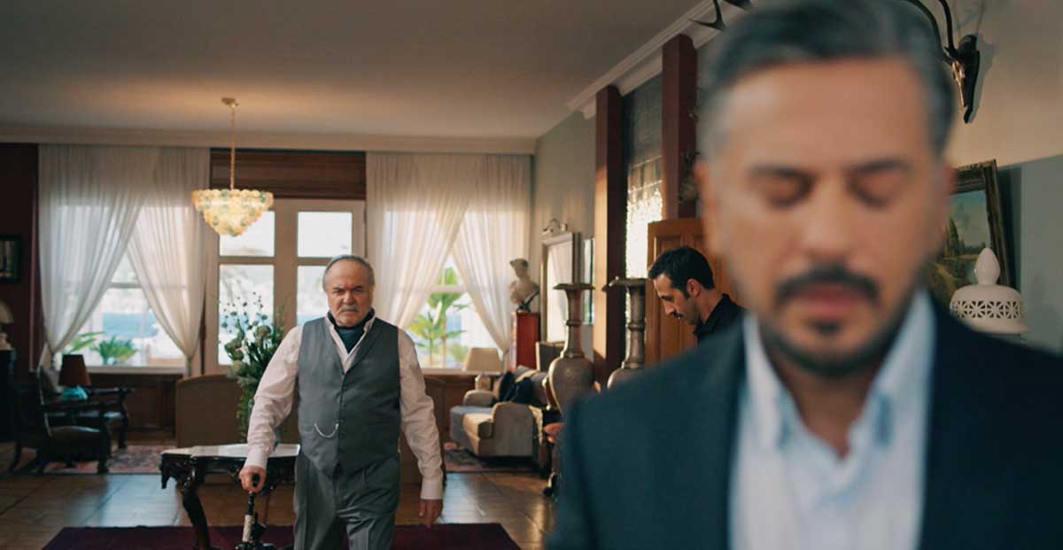 Çetin Tekindor (Halis Aga) - Emre Altuğ (Orhan)