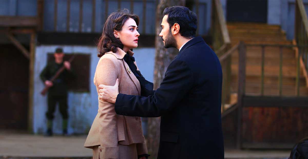 Esra Bilgiç played the character of Gülfem Paşazade in 16 episodes in the TV series Kanunsuz Topraklar, which was broadcast on FOX between 2021-2022.