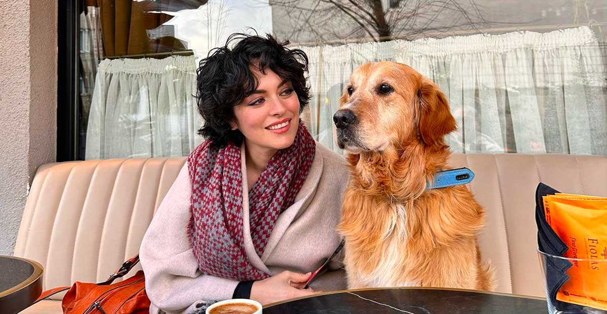 Ezgi Mola adotou um cachorro atingido pelo terremoto!