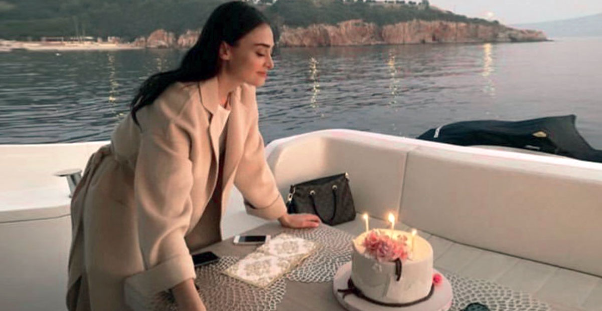 Célébration d'anniversaire surprise pour Esra Bilgiç !