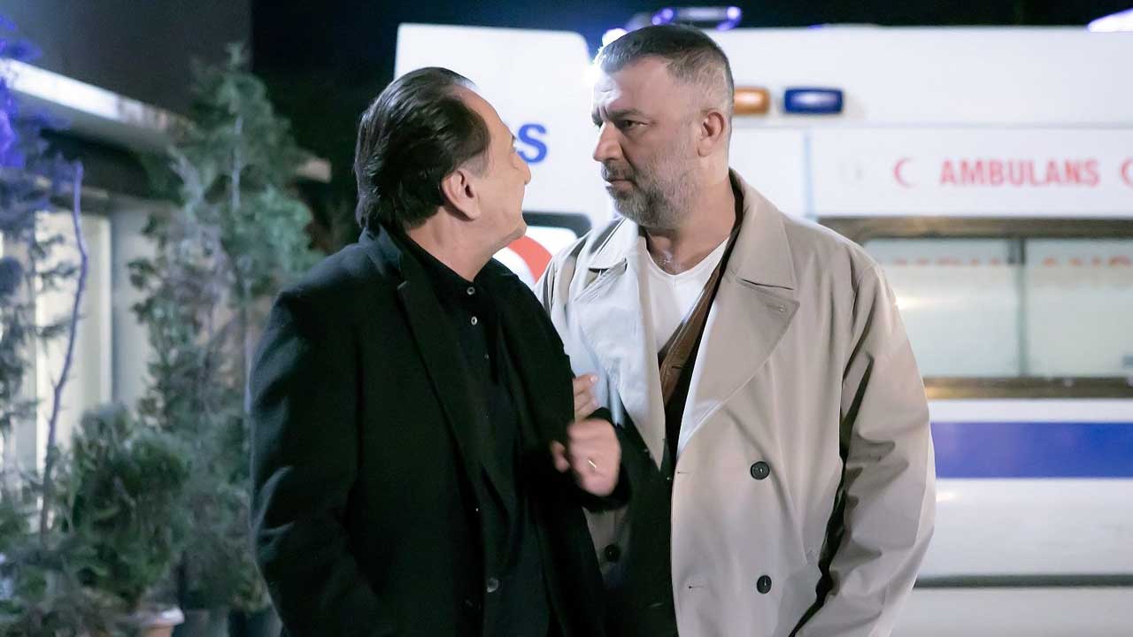 ¡Planes peligrosos y alianzas sorprendentes llaman la atención en el episodio 675 de Arka Sokaklar!