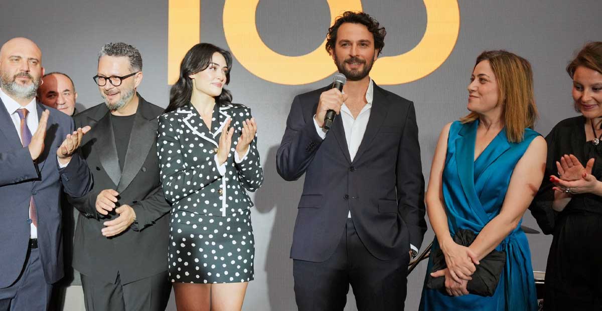 La première de la série Zamanın Kapıları avec Birkan Sokullu a eu lieu !