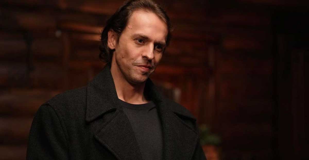 Porque é que Metin Akdülger deixou a série SandIk Kokusu?