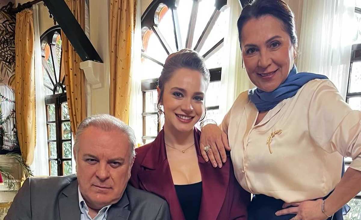 Rottura a sorpresa nella serie Hudutsuz Sevda!