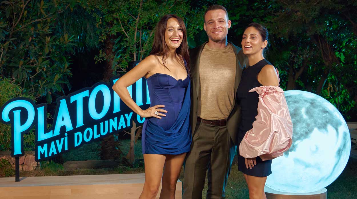 Platonik: Mavi Dolunay Otel startet am 18. September auf Netflix!